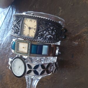 Elegant Women's Cuff Watches